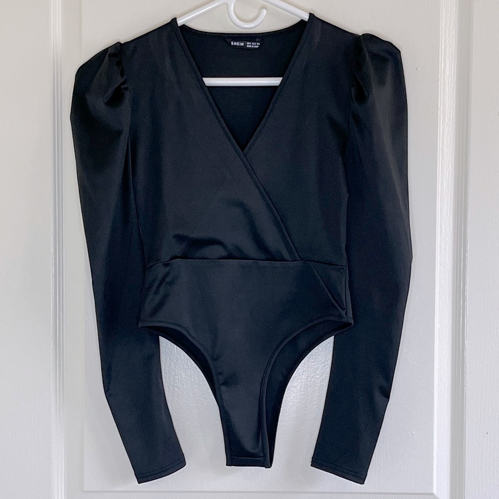 SHEIN Black Ruffle Shoulder Bodysuit NWOT Small